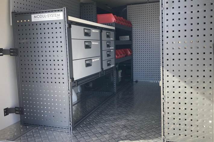 Hvid Mercedes Vito 114 fra 2024