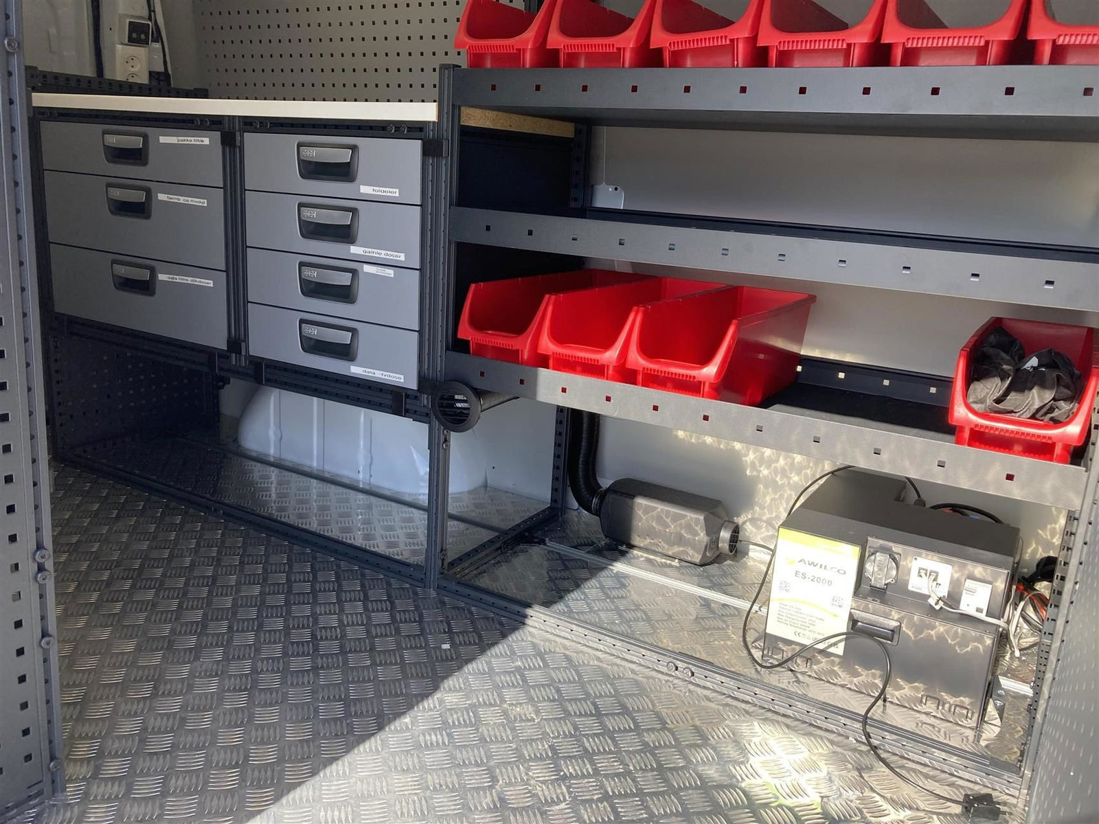 Hvid Mercedes Vito 114 fra 2024