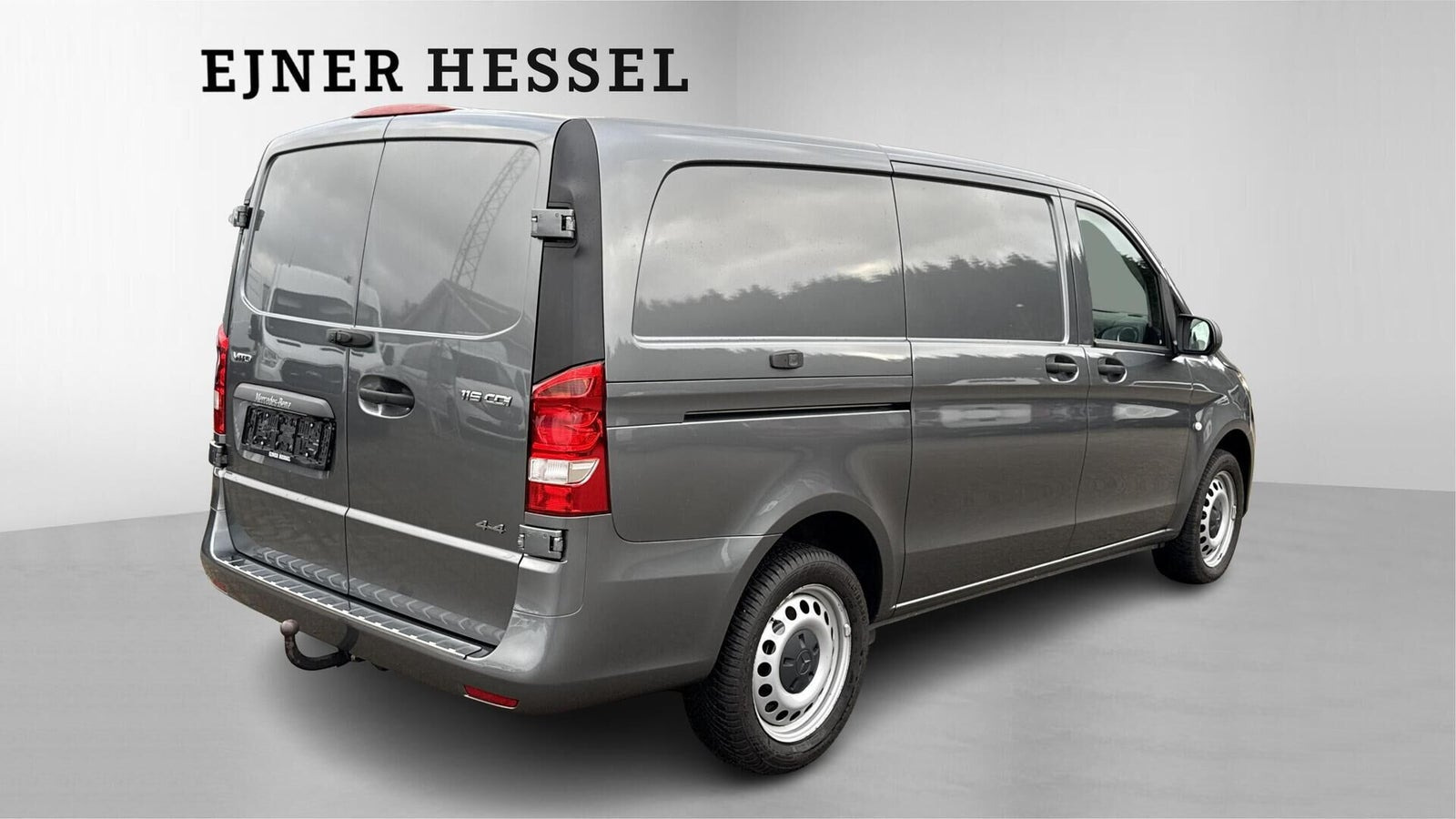 Grå Mercedes Vito 116 fra 2023