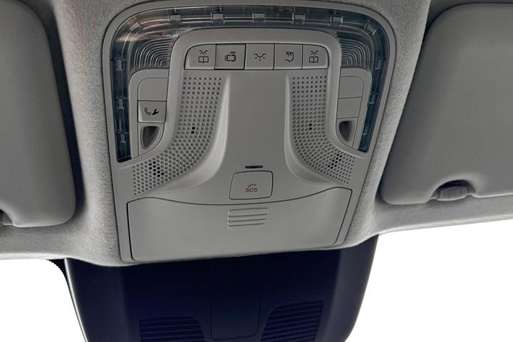 Grå Mercedes Vito 116 fra 2023