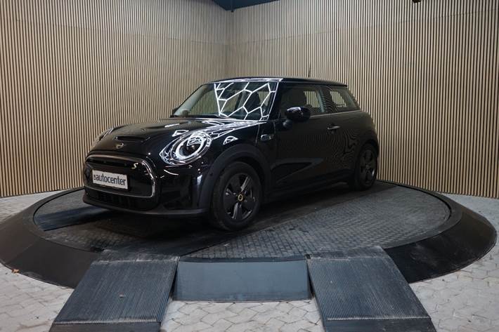 Sort Mini Cooper SE fra 2023