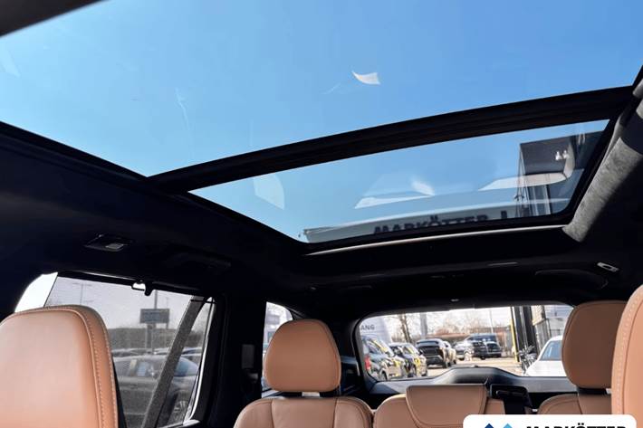 Grå Volvo XC90 fra 2023