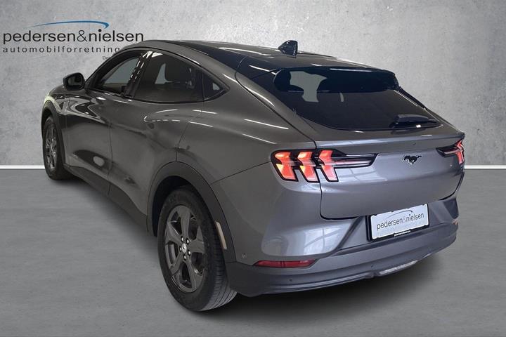 Grå Ford Mustang Mach-E fra 2024