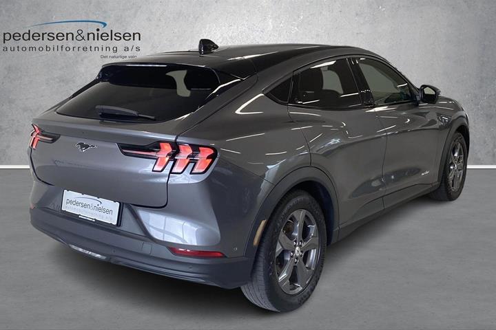 Grå Ford Mustang Mach-E fra 2024