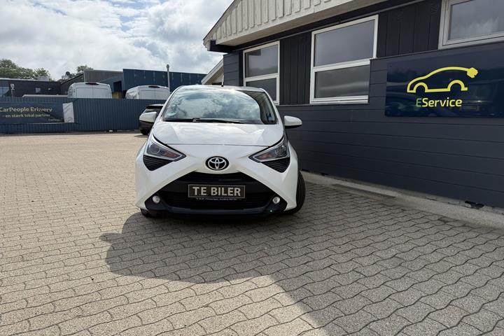 Hvid Toyota Aygo fra 2020