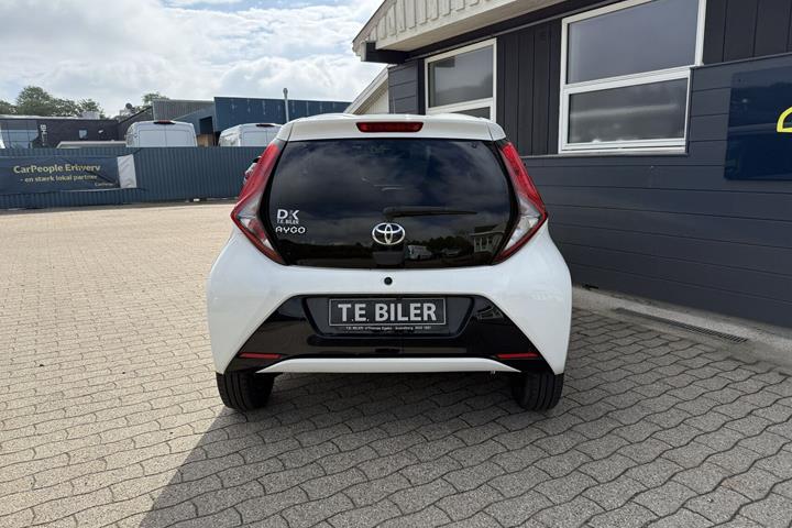 Hvid Toyota Aygo fra 2020