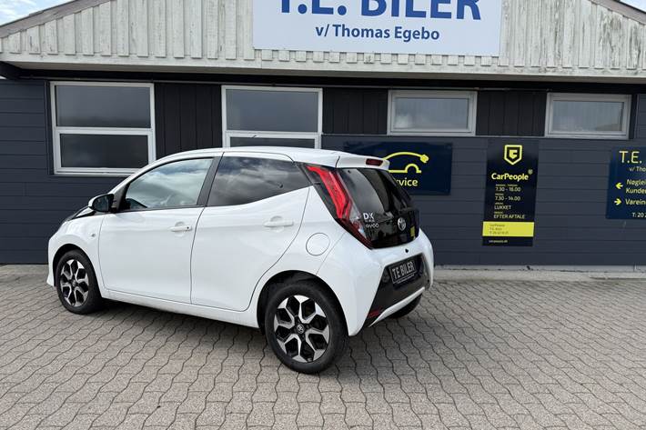 Hvid Toyota Aygo fra 2020