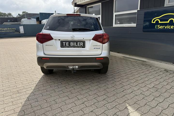 Sølv Suzuki Vitara fra 2021