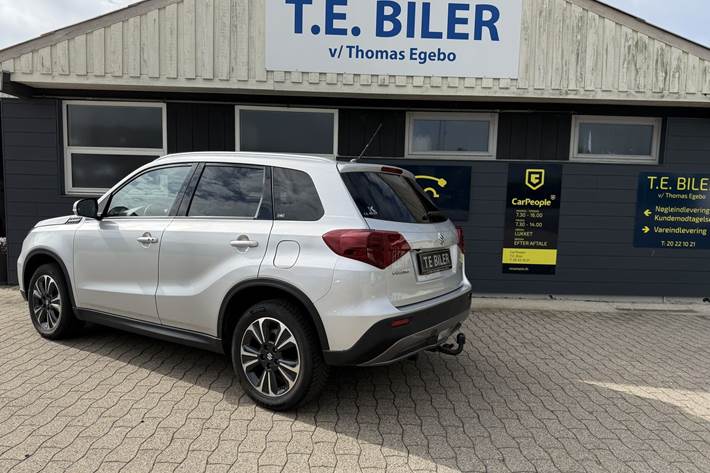 Sølv Suzuki Vitara fra 2021