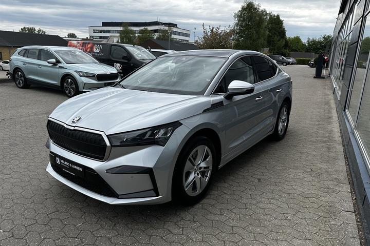 Grå Skoda Enyaq fra 2024