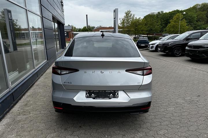 Grå Skoda Enyaq fra 2024