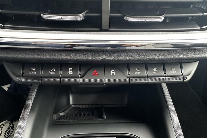 Grå Skoda Enyaq fra 2024