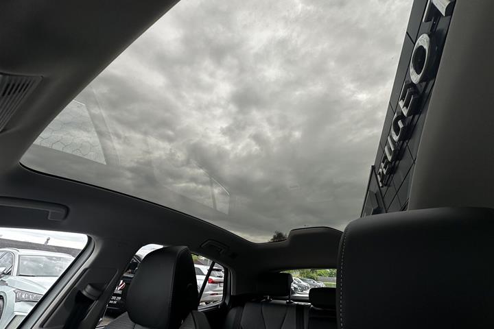 Grå Skoda Enyaq fra 2024