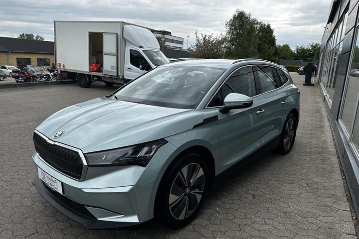 Grøn Skoda Enyaq fra 2023