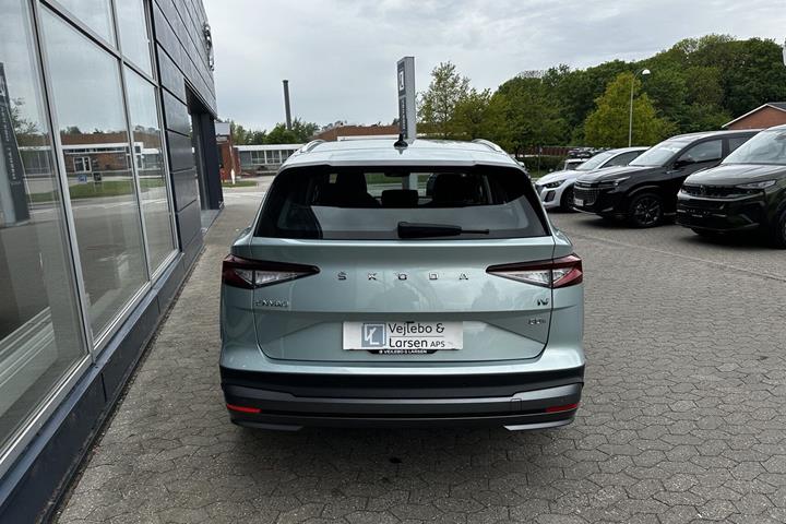 Grøn Skoda Enyaq fra 2023