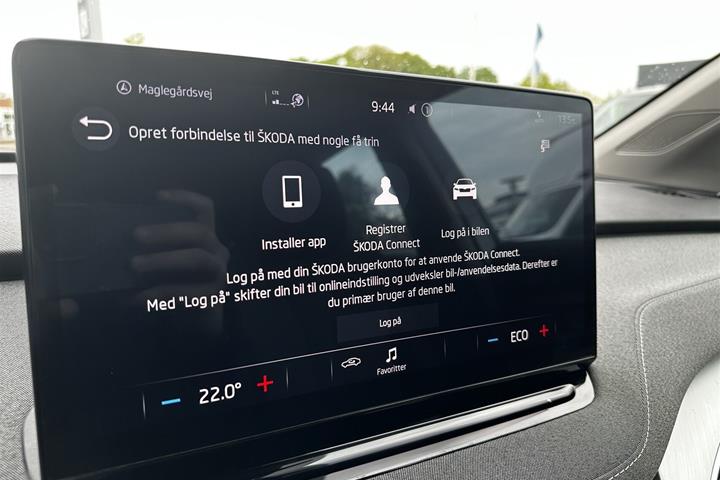 Grøn Skoda Enyaq fra 2023