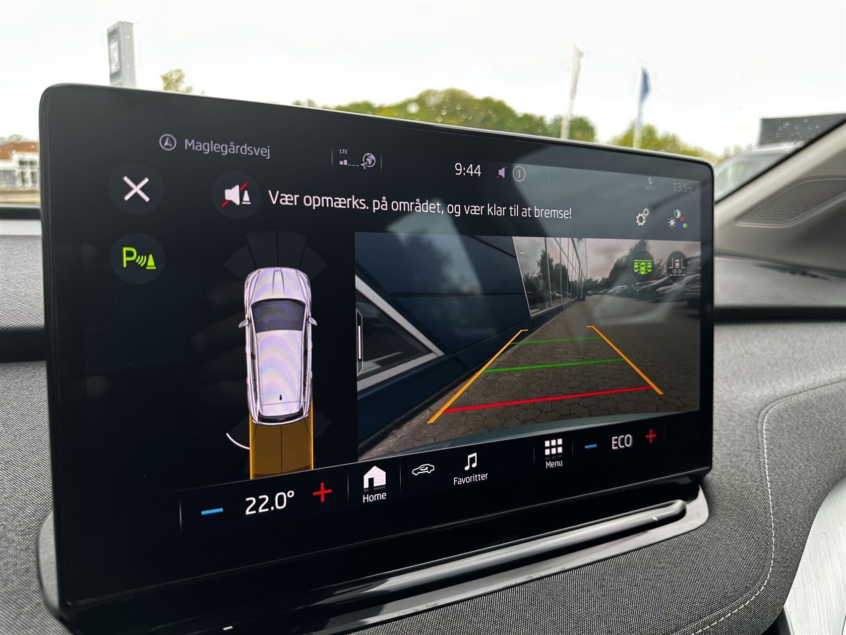 Grøn Skoda Enyaq fra 2023