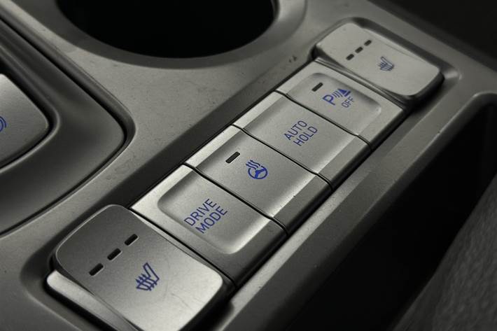 Grå Hyundai Kona fra 2021