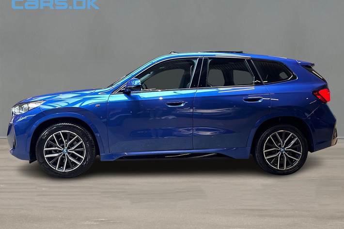 Blå BMW iX1 fra 2024