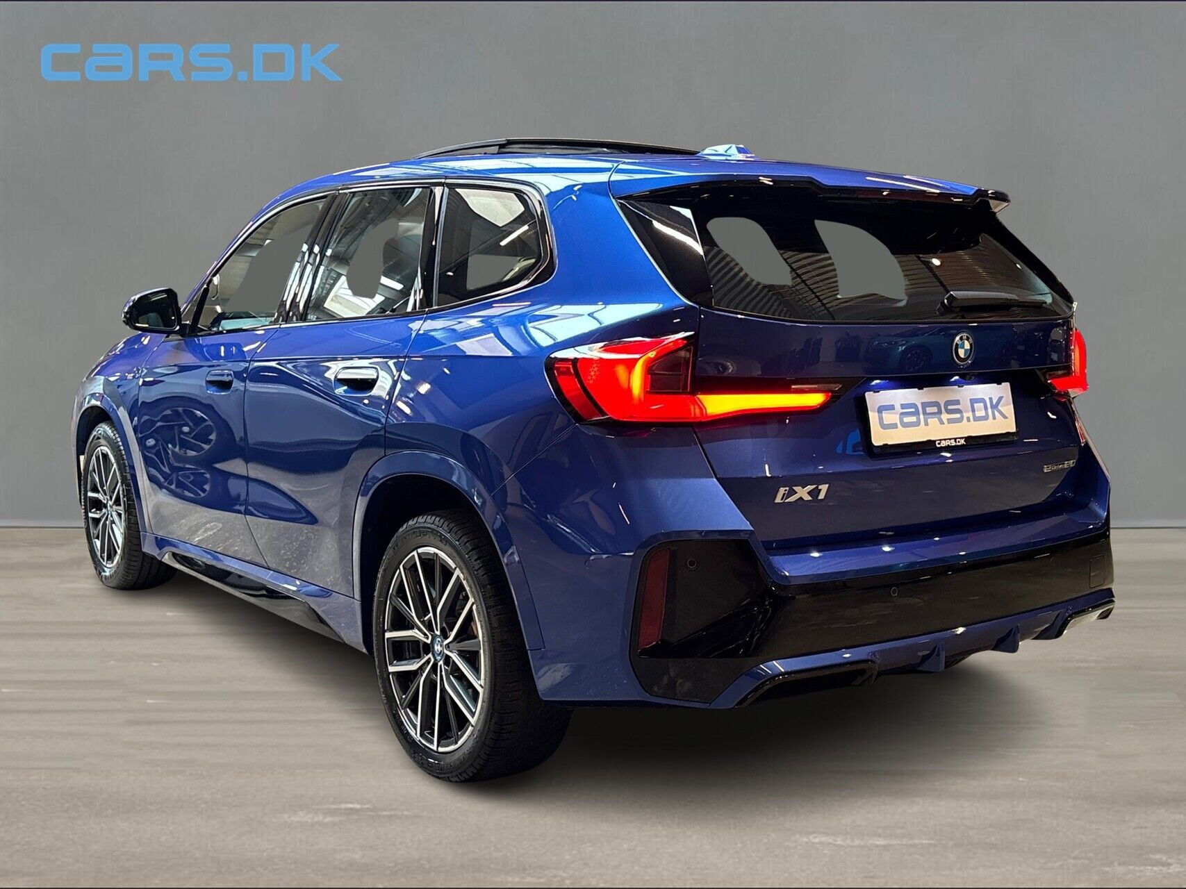 Blå BMW iX1 fra 2024