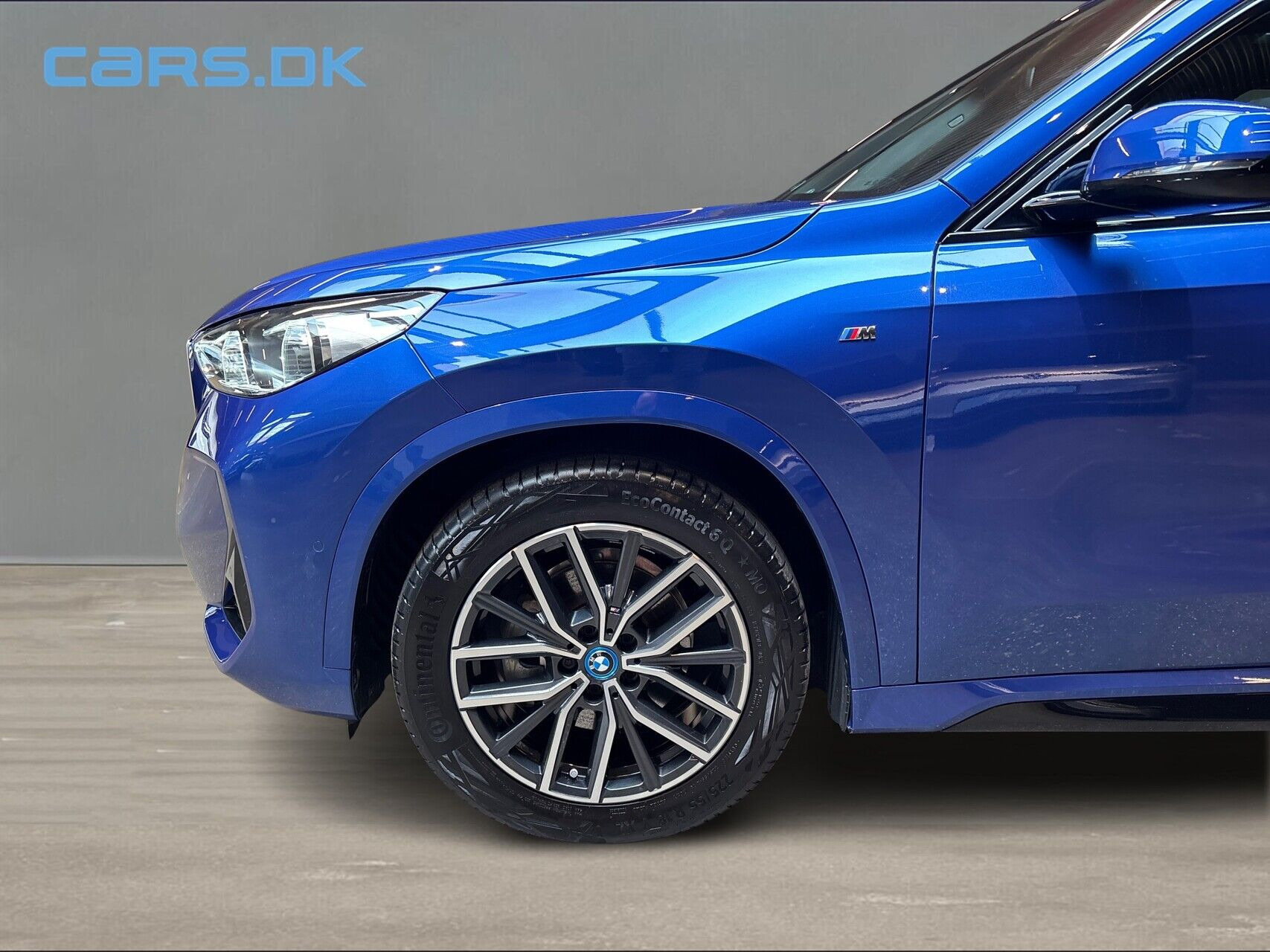 Blå BMW iX1 fra 2024