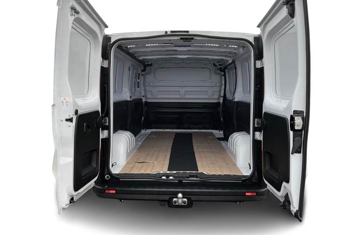 Hvid Nissan Primastar fra 2023