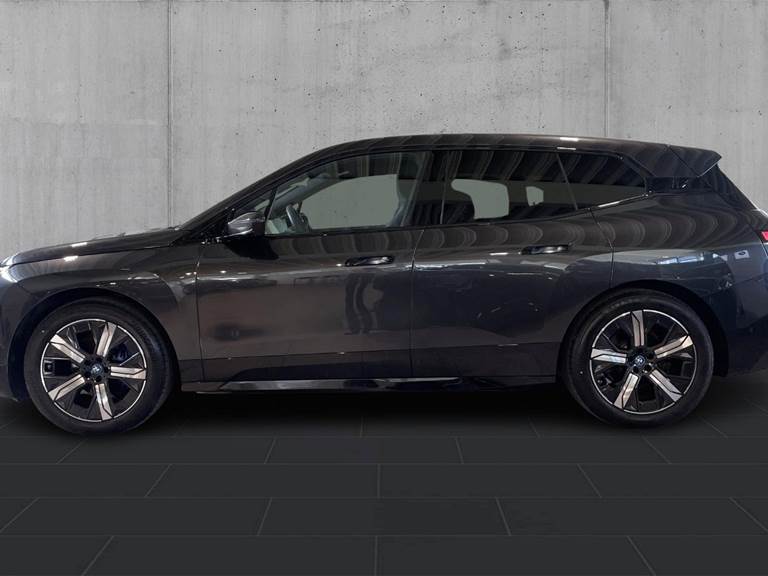 BMW iX xDrive40 Supercharged