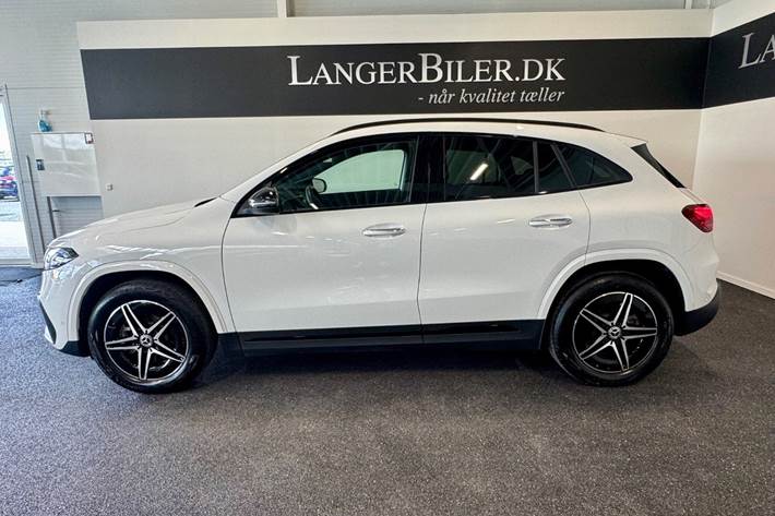 Hvid Mercedes EQA300 fra 2025