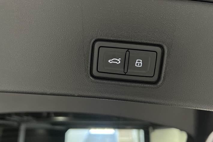 Grå Audi Q4 e-tron fra 2025