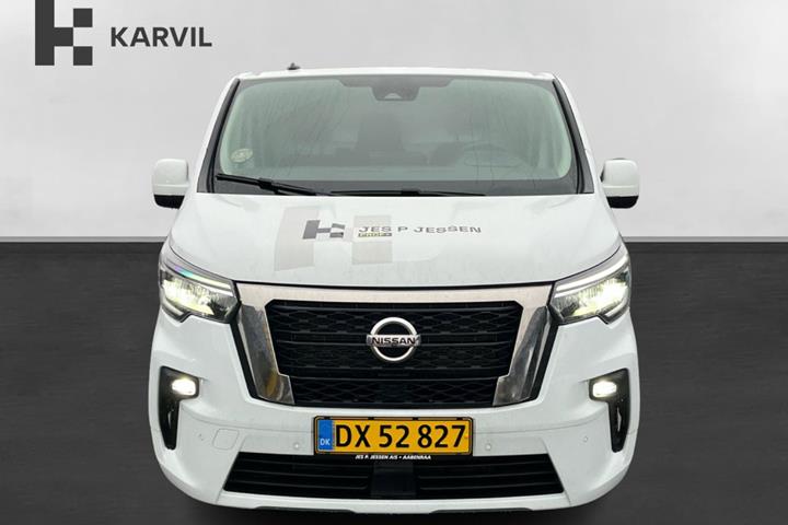 Hvid Nissan Primastar fra 2023