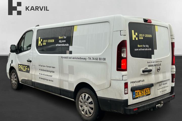 Hvid Nissan Primastar fra 2023