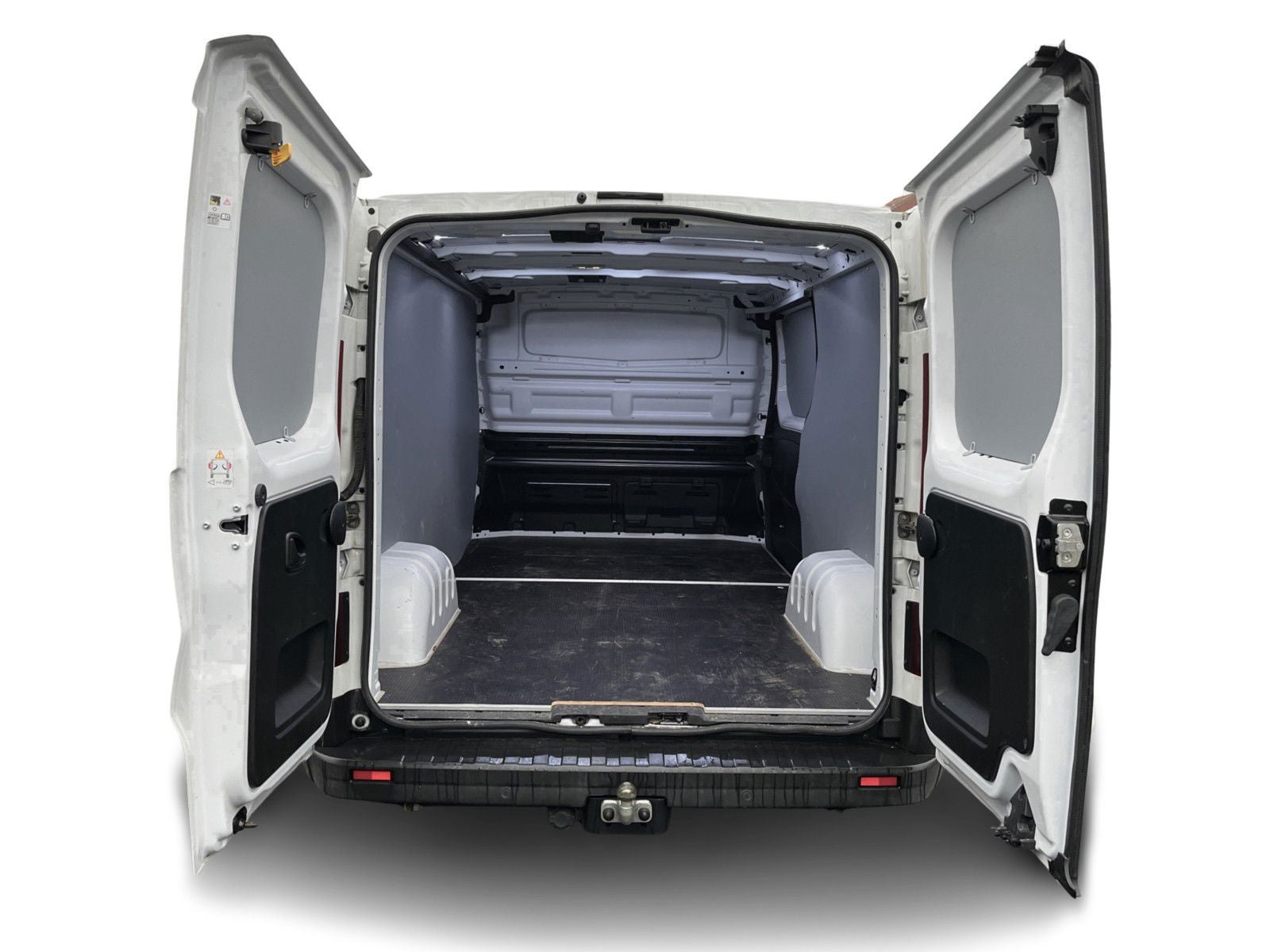 Hvid Nissan Primastar fra 2023