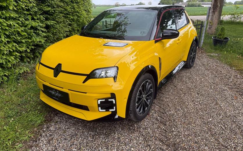 Renault 5 E-Tech 52 Iconic