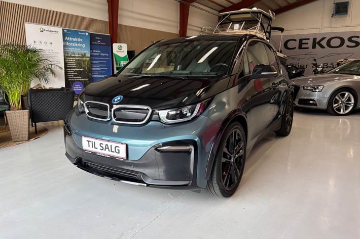 Blå BMW i3s fra 2022