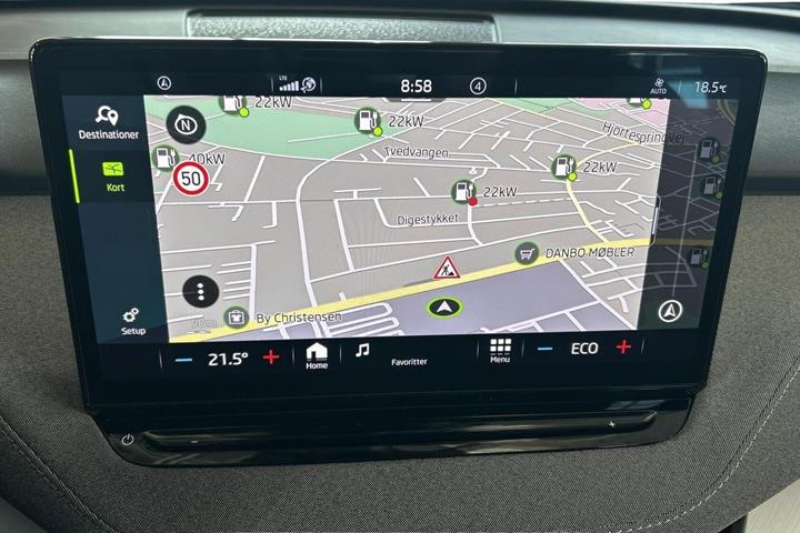 Hvid Skoda Enyaq fra 2023