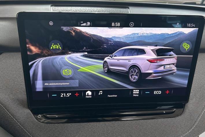 Hvid Skoda Enyaq fra 2023