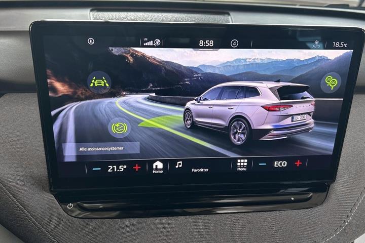 Hvid Skoda Enyaq fra 2023