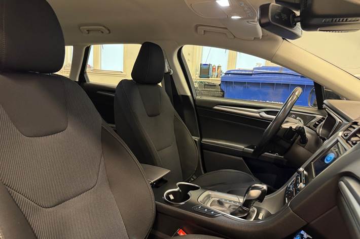 Sort Ford Mondeo fra 2017