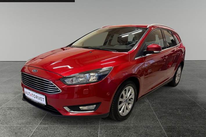 Rød Ford Focus fra 2015