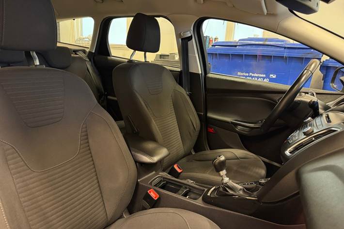 Rød Ford Focus fra 2015