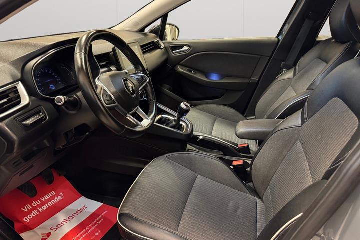Grå Renault Clio V fra 2020