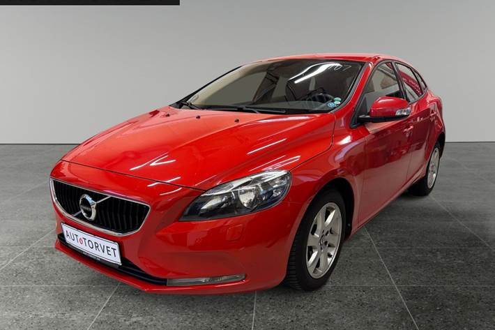 Rød Volvo V40 fra 2017