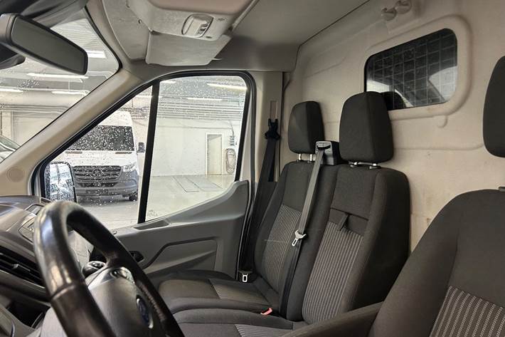 Grå Ford Transit 350 L4 Van fra 2017