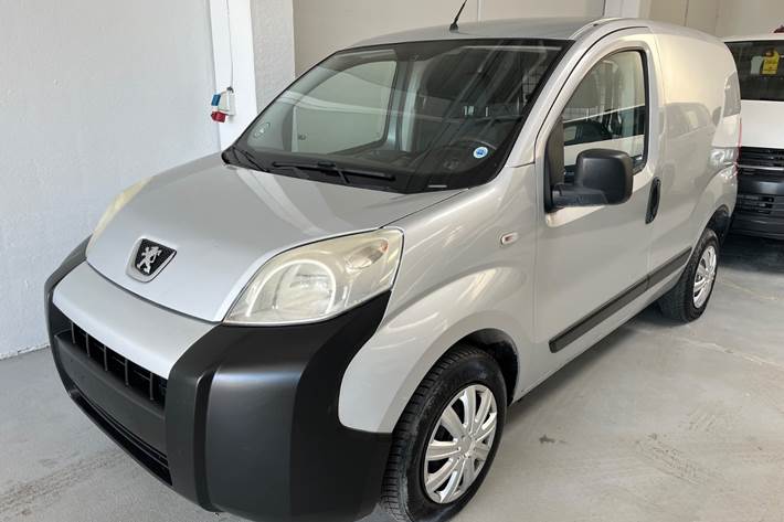 Sølv Peugeot Bipper fra 2010