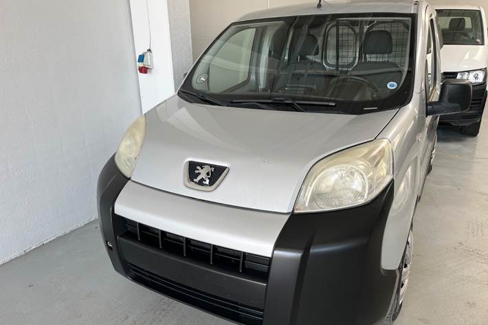 Sølv Peugeot Bipper fra 2010