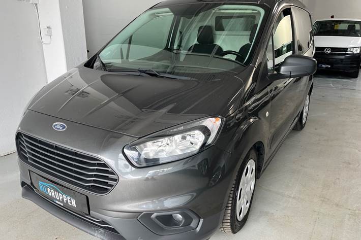 Grå Ford Transit Courier fra 2020