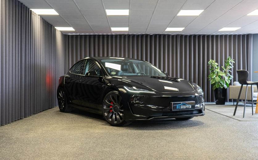 Tesla Model 3 Performance AWD