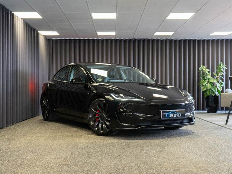 Tesla Model 3 Performance AWD