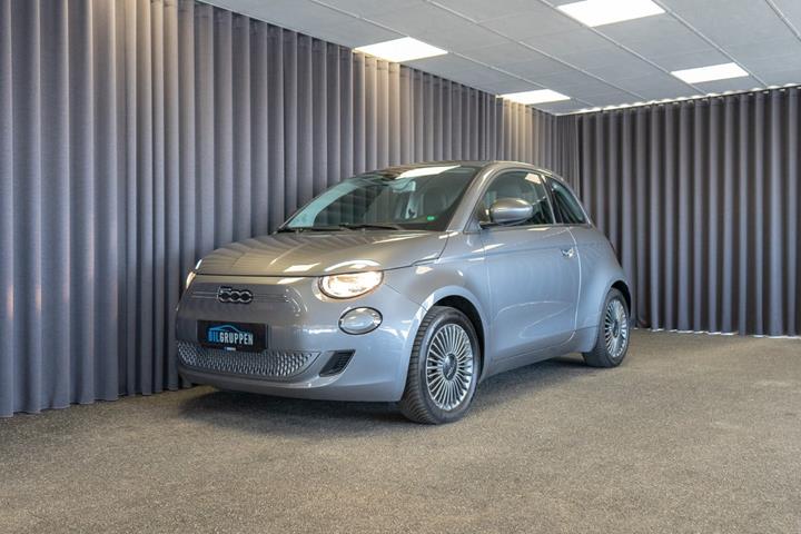 Grå Fiat 500e fra 2020