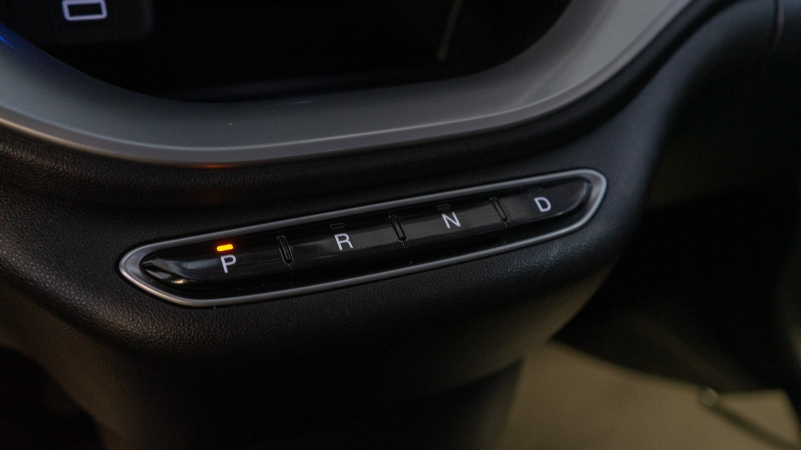 Grå Fiat 500e fra 2020
